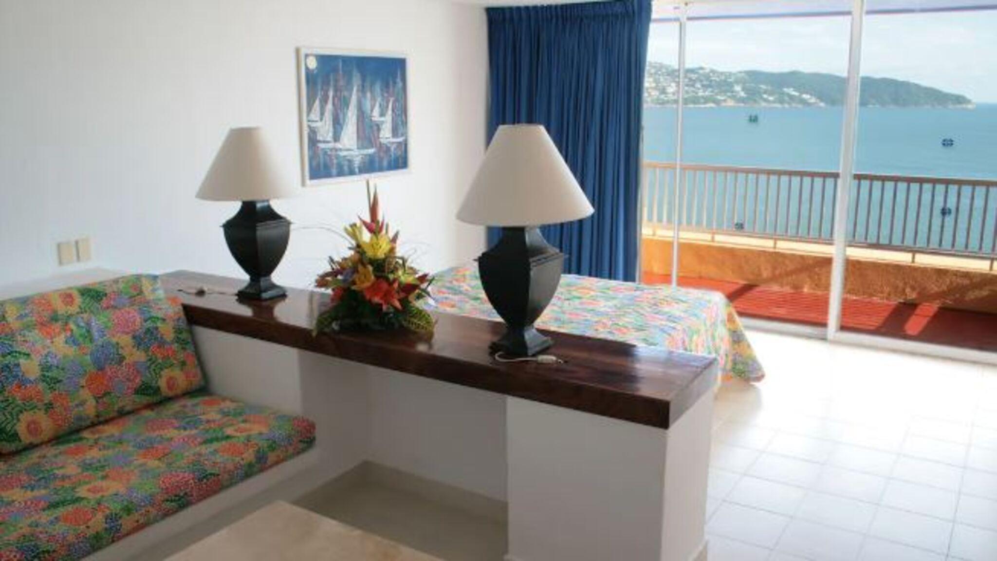 Ritz Acapulco All Inclusive Exteriör bild A bedroom at the hotel
