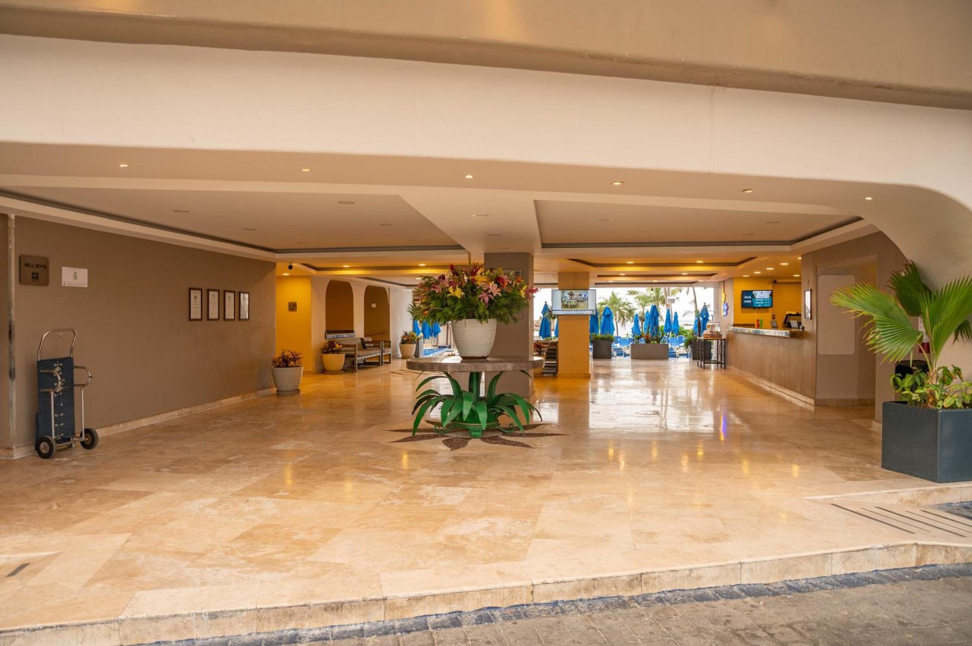 Ritz Acapulco All Inclusive Exteriör bild Lobby